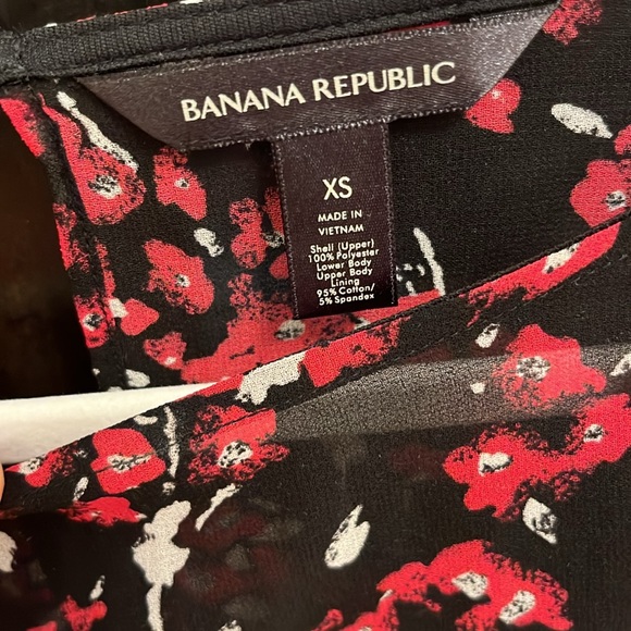 Banana Republic Sheer Blouse with black attached bodysuit. XS. Never worn. - Picture 9 of 10